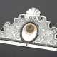 Barock Rahmenbekrönung mit Muschelabschluss und gravierter Ornamentdekoration, MZ: Siegmund Dockler (1696-1753), Nürnberg, Tremolierstich, Silber, 92g, 22,5x12,2cm, Vgl.: Germanisches Nationalmuseum, Nürnberger Goldschmi… - photo 1