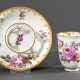 Antike Wien Trembleuse/UT mit polychromer Blumenmalerei und Goldstaffage, Mitte 18.Jh., H. 8,4cm, Deckel verloren - photo 1