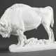 Meissen Figur "Wisentstier Benno" auf Terrainsockel, Weißporzellan, Entw.: Erich Oehme 1937, Modellnr.: O229, am Sockel sign./dat., 31,2x45x14cm, verfüllte Brandrisse - Foto 1