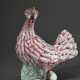 Figürliches Schaugericht „Schopfhuhn mit Ei“ auf naturalistischem Sockel, Fayence naturgetreu modelliert und bemalt in Purpur, Grün und Schwarz, wohl Straßburg, um 1760/1770, H. 21cm, best. - photo 1