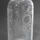 Oktogonale alpenländische Schnapsflasche mit abstrahiertem floralem Schliff und Bleigewinde, 18.Jh., 18,2x8,5x6cm, Verschluss verloren - Foto 1