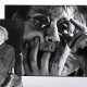Lebeck, Robert (1929-2014) "Horst Janssen" 1980, Fotographie, verso sign./dat./bez. und Klebeetikett, PM 24,8x36,8cm, BM 30,7x40,4cm, Ränder leicht gewellt, kleiner Defekt, dazu: Fotographie "Horst Janssen… - фото 1