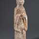 Tang Tonfigur "Stehende Hofdame", China 600-1000 n.Chr., mit Resten alter Fassung, TL Kotalla Gutachten Nr. 10290504 von 2004, H. 22cm - photo 1