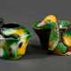 2 Diverse Teile Emaille sur Biscuit Porzellan mit Sancai Glasur, Kangxi Periode: Pinselwascher „Ente mit Lotosblatt“ (H. 6cm) und hexagonale Vase mit plastischem "Regendrachen" (H. 6cm), rest. - photo 1 2 Diverse Teile Emaille sur Biscuit Porzellan mit Sancai Glasur, Kangxi Periode: Pinselwascher „Ente mit Lotosblatt“ (H. 6cm) und hexagonale Vase mit plastischem "Regendrachen" (H. 6cm), rest. - photo 1