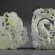 2 Diverse chinesische Jade Schnitzereien "Vogel im Baum" (5,8x4,1cm) und "Zwei Welse" (5x5,2cm) mit feiner Durchbruch Arbeit - Foto 1