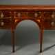 George III Sideboard mit halbrunder Front auf 6 Spitzbeinen, 4 Schübe mit floralen Messing Beschlägen, Mahagoni mit Obstholz Fächer Intarsien, England 19.Jh., 91,5x151,5x59cm, Furnierdefekte, Altersspuren - photo 1