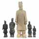 Konvolut 5 Kriegerfiguren China, 20. Jh., im Stil … - photo 1