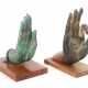 2 Hände Buddhas Thailand, 19./20. Jh., Bronze, 2 p… - photo 1