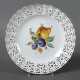 Durchbruchteller mit Obstmalerei Meissen, 1953-57,… - photo 1