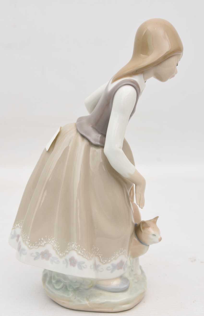 Auction LLADRO FIGURINES CONV., 3 Young Women, Spain, 20. Century — buy
