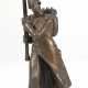 Bronze-Figur "Französischer Grenadier", 19. Jh., braun patiniert, auf Marmorplinthe, ges. 42x18x13,5 cm - photo 1