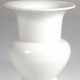 KPM-Vase, Fidibus, weiß, 1. Wahl, blaue Zeptermarke, H. 19 cm - photo 1