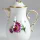 Mokkakanne, Dresden, Carl Thieme, Potschappel, Blumenmalerei mit Golddekor, H. 17,5 cm - photo 1
