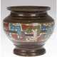 Vase, Japan, Meiji Periode, Bronze mit Emailbordüre, Gebrauchspuren, H. 13,5 cm - photo 1