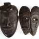 2 Masken, Afrika, Doppelmaske, Holz, handgeschnitzt, farbig gefasst, Altersspuren, H. 29 cm und Gesichtsmaske, geschnitztes Ebenholz, H. 35 cm - фото 1