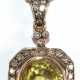 Anhänger, 750er WG/GG, Citrin ca. 8,8 ct., Brillanten in achteckiger Rahmung des Citrins und in der Öse haben ca. 0,62 ct., Länge des Anhängers ca. 3,2 cm mit Öse, Breite 1,7 cm, 750er WG-Kette mit Kastenverschluss und … - photo 1