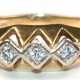Brillant-Ring, 585er GG, in Reihe besetzt mit 3 Brillanten von zus. ca. 0,12 ct., Ges.-Gew. 3,92 g, RG 55 - фото 1