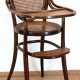 Thonet-Kinderhochstuhl, sign. Mundus, Sitz und Rückenlehne mit Rattangeflecht, Tischablage klappbar, Gebrauchspuren, 90x40x50 cm - photo 1