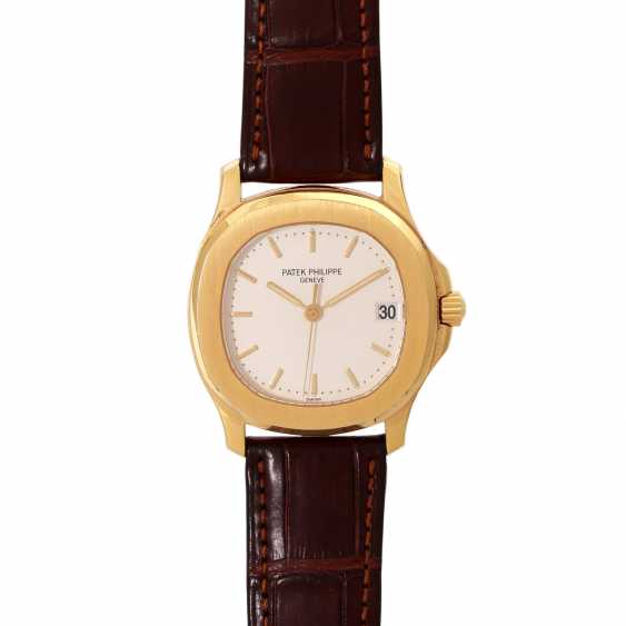 Patek Philippe Aquanaut Men S Watch Ref 5060j 010 For Sale Buy Online Auction At Veryimportantlot Auction Catalog Jewelry Watches Porcelain Silver Watches From 01 12 18 Photo Price Auction Lot 495
