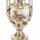 Potschappel Prunkvase mit Figurenmalerei - photo 1