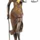 Bronze-Figur "Justitia", mit Waage und Schwert auf Buch und Schlange stehend, Nachguß, grün patiniert, bezeichnet "Meyer", Gießerplakette "J.B. Deposee Paris",braun patiniert, und teilweise … - Foto 1
