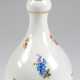 Meissen-Vase, Streublümchen mit Goldrändern, Balusterform, 1. Wahl, Gebrauchspuren, H. 16 cm - photo 1