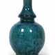 Kleine Vase mit fleckig, türkisfarbener Glasur - Foto 1
