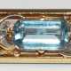 Aquamarin-Brosche, 585er GG, floral durchbrochen gearbeitet mit mittigem, facettiert geschliffenem Aquamarin, Diamantrosen-Besatz (1x fehlt), Ges.-Gew. 7,75 g, 1,1x5,7 cm - photo 1