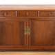 Anrichte und Schrank, China, mahagonifarben mit Messing-Beschlägen, Anrichte 2-türig, mit 3 Schubladen, 2 Einlegeböden, 87x126x50 cm, Schrank mit 2 Türen, dahinter 2 Schubkästen, 3 Einlegeböden und 2 herausziehbare Ablag… - photo 1