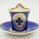 KPM: Patriotische Tasse des Vaterländischen Frauenverein, Provinzialverband Berlin, 1914, mit Untertasse. - Foto 1