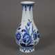 Fayencevase - Enghalsvase mit mehrkantiger gebauch… - photo 1