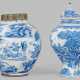 Zwei Frankfurter Vasen mit Chinoiserien Fayence. A… - Foto 1
