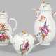 Drei Kannen mit Blumendekor 3-tlg.; Kaffee-, Tee- … - photo 1