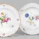 Vier Teller mit Blumendekor Runde, leicht vertieft… - photo 1
