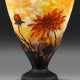 Vase mit Dahlien-Dekor "Dahlias à Colerette" von D… - photo 1