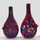 Zwei Flaschenvasen Farbloses Glas mit blauen und r… - Foto 1