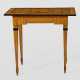 Kleiner Louis XVI-Tisch Kirschbaum, furniert sowie… - photo 1