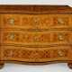 Barock-Kommode Nussbaum, furniert. Gerader, querre… - фото 1