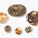 Lot: 6 Netsuke und Ojime - фото 1