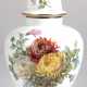 Meissen-Deckelvase, Balusterform, polychrome Bemalung mit Chrysanthemen und Schmetterling, Goldränder, 1. Wahl, Ges.-H. 34 cm - photo 1