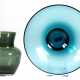 2 Glasobjekte, Design 1960er Jahre, dabei blaugrüne Schale, H. 6 cm und Dm. 20 cm und dunkelgrüne Balustervase, H. 12 cm - photo 1