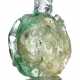 Aufwändig geschnitzte Snuffbottle aus hellgrün, transparentem Kristall - photo 1