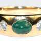 Smaragd-Brillant-Ring, 750er GG, in der massiven Schiene 1 Smaragd im Ovalschliff im leuchtenden Grün von ca. 0,53 ct. und 2 Brillanten von zus. ca. 0,14 ct., LR-VVS, Ges.-Gew. 7,63 g, RG 54 (Wiederbeschaffungswert lt. E… - photo 1