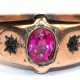 Ring, 333er GG, besetzt mit 1 oval facettierten, synthetischen Rubin und 2 kleinen schwarzen Steinen, Ges.-Gew. 1,35 g, RG 54 - фото 1