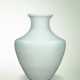A FINE MAGNIFICENT AND RARE CELADON-GLAZED ARCHAISTIC VASE, ZUN - Foto 1