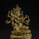 A GILT COPPER ALLOY FIGURE OF AKSHOBHYAVAJRA GUHYASAMAJA ATTRIBUTABLE TO SONAM GYALTSEN - Foto 1