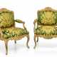 PAIRE DE FAUTEUILS À LA REINE D'ÉPOQUE LOUIS XV - Foto 1