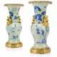 PAIRE DE VASES MONTÉS DE STYLE LOUIS XVI - Foto 1