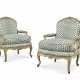 PAIRE DE FAUTEUILS À LA REINE D'ÉPOQUE LOUIS XV - photo 1