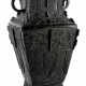 Grosse Vase 'fanglei' aus Bronze im archaischen Stil - фото 1
